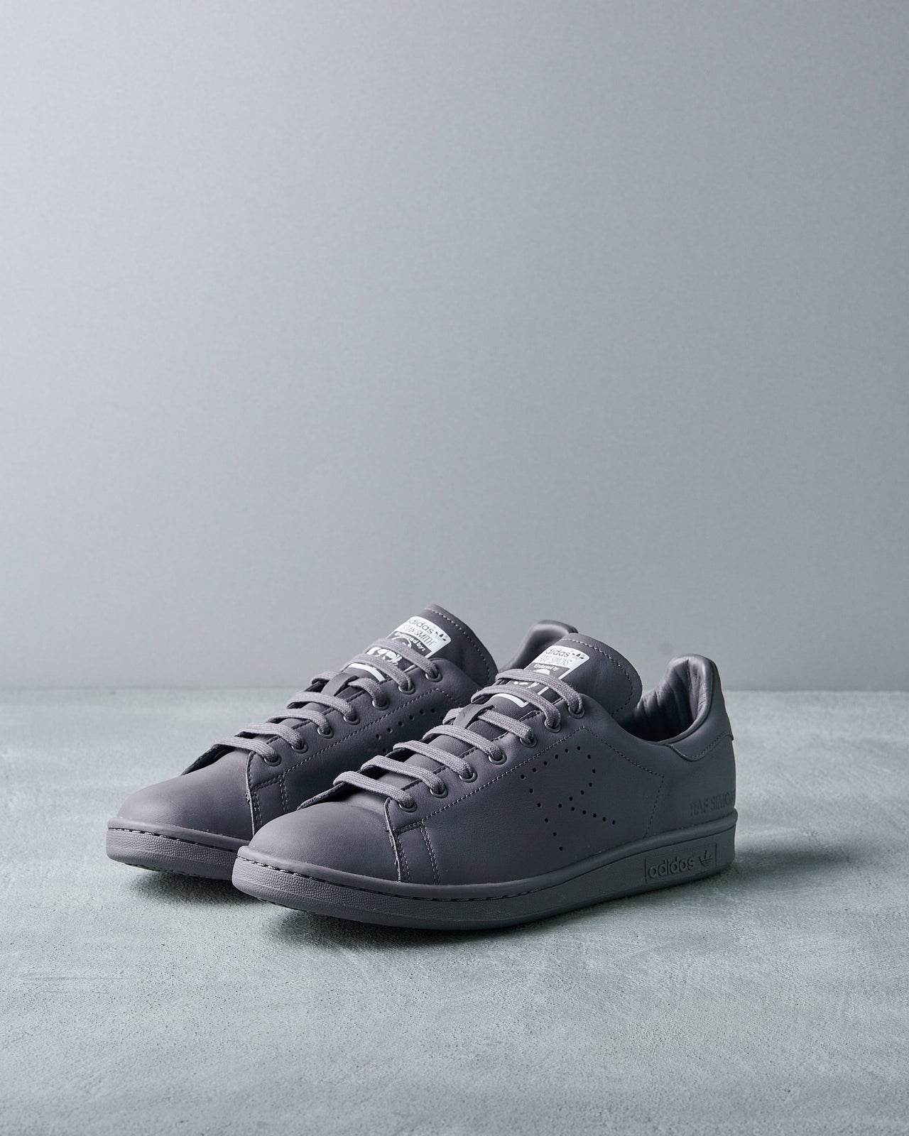 Adidas x Raf Simons Onix Stan Smith sneaker