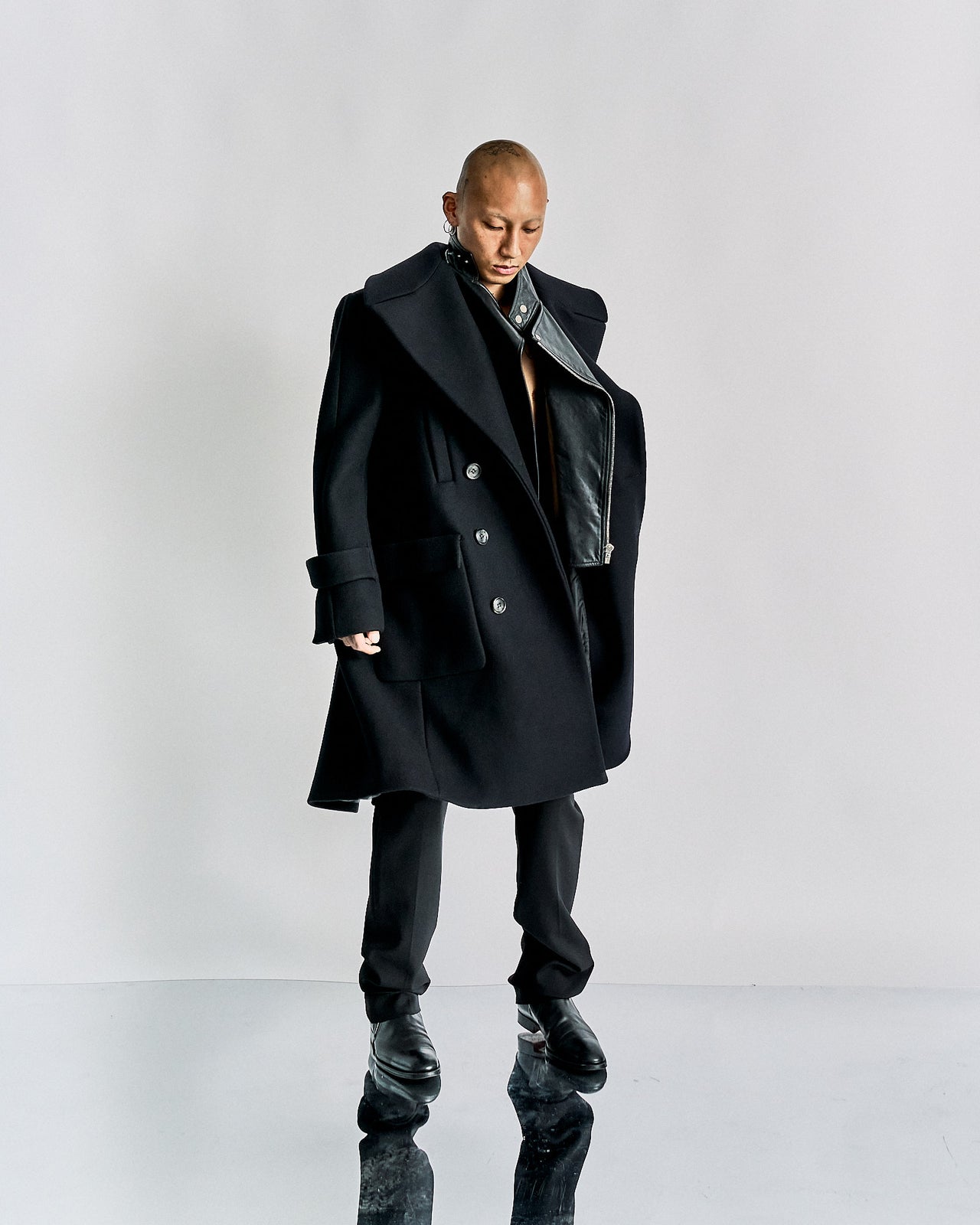 Junn. J FW 2014 Double breasted coat with detachable leather lapel