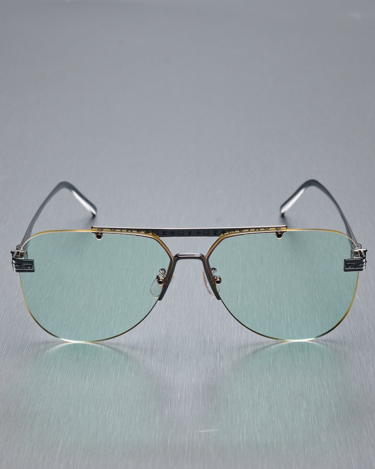 Louis Vuitton LV Ash sunglasses